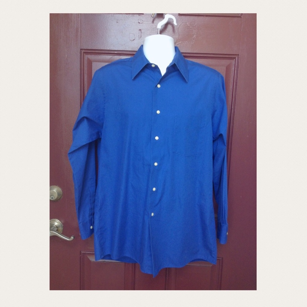 Van Heusen Size M Wrinkle Free 15 1/2” 32/33